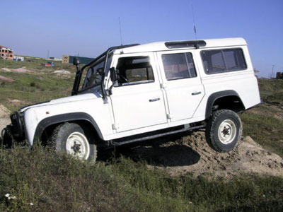 foto de maquinaria mostrando el prefiltro Landrover con snorkel ( Turbo I )