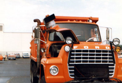 photo of machinery shwoing the Louisville KIT ( Power Ram ) precleaner